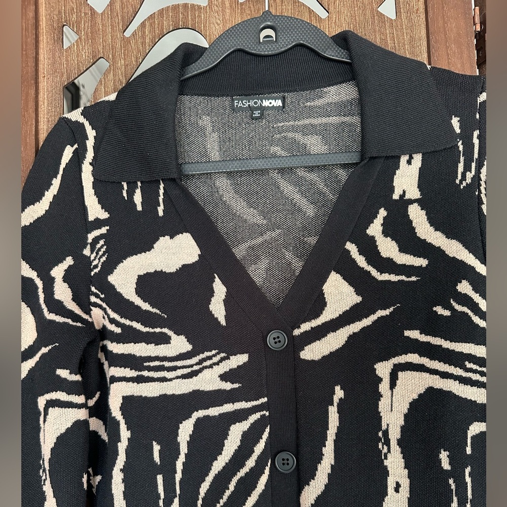 Black and Beige Patterned Button-Front Knit Dress… - image 7